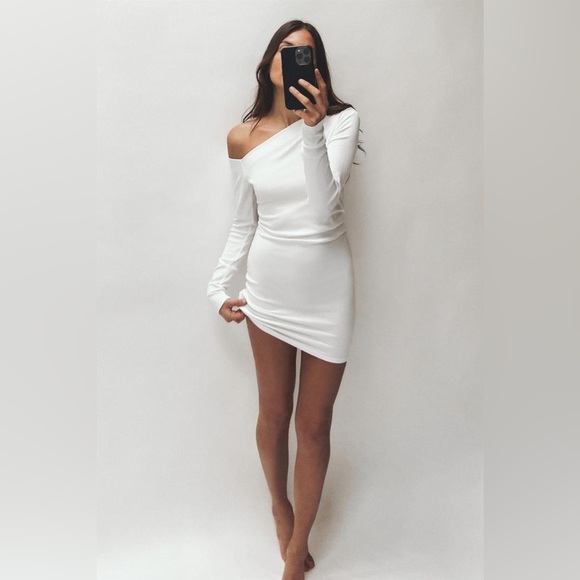 ZARA BLOGGER FAVORITE DRAPED ASYMMETRIC DRESS - Picture 3 of 7